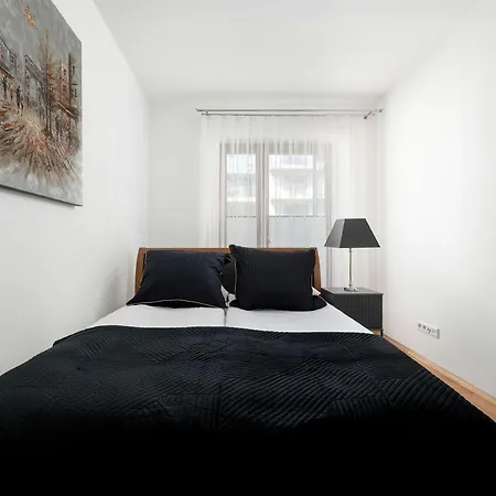 Klimatyzowany Z 2 Sypialniami Balkonem I Parkingiem By Renters Apartamento *