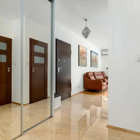 Klimatyzowany Z 2 Sypialniami Balkonem I Parkingiem By Renters Apartamento Cracovia