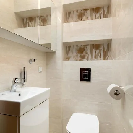 Apartamento Klimatyzowany Z 2 Sypialniami Balkonem I Parkingiem By Renters *